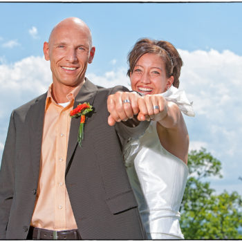Hochzeitsbild Paarbild Paarfotos Paaraufnahmen Hochzeitsaufnahmen von Rebecca & Manfred mit Ringen
